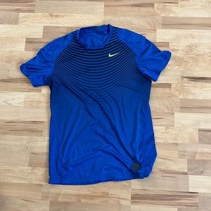 Nike pro workout tee shirt